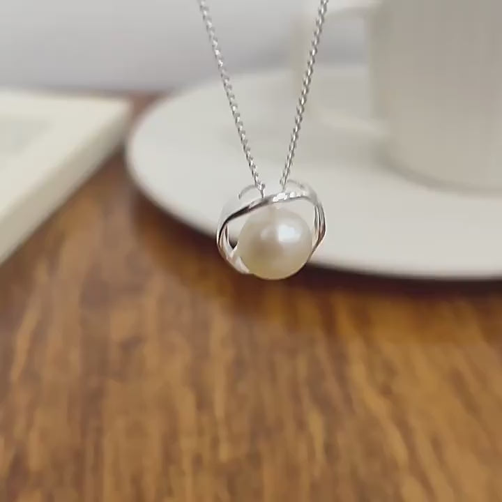 Jadra Lumina Necklace